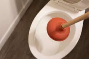 6-Plumbing-Problems-That-Require-A-Call-To-An-Emergency-Plumber-_-Knoxville,-TN