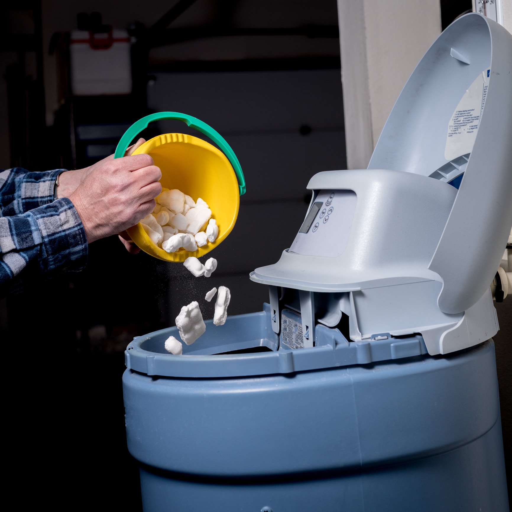 The salt level water softener, Water Softener Installation.